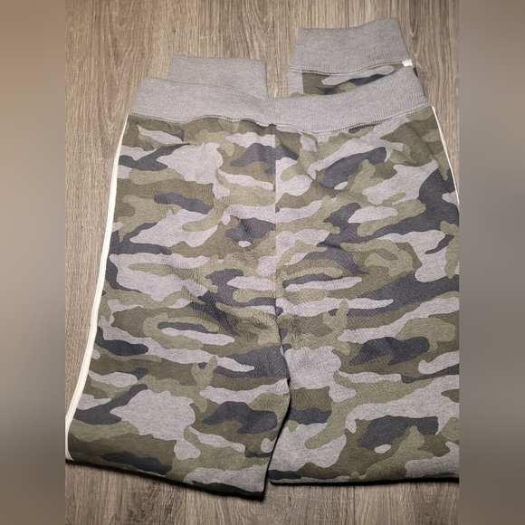 The children's place camo sweatpants size XXL (16) - Picture 6 of 7